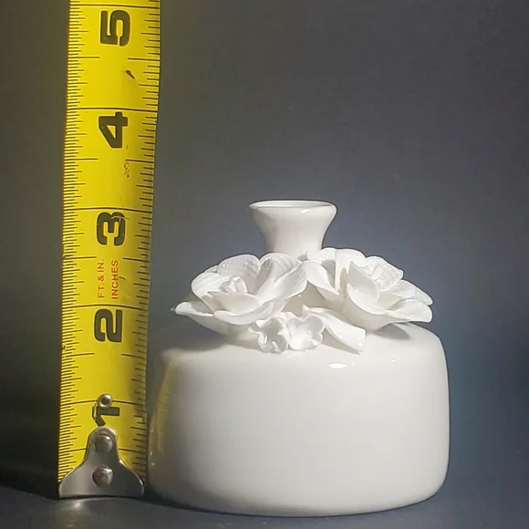Elegant White Floral Vase - Picture 8 of 8